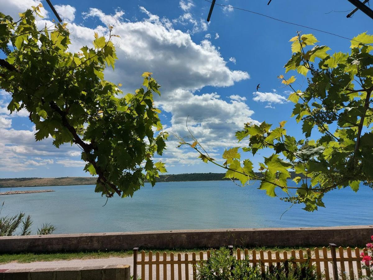 Apartmani Seaview Ljubač Oda fotoğraf